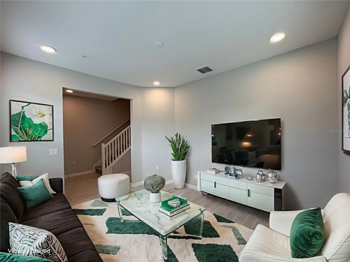 627 Pothos St, APOPKA, FL, 32703-7156 | Card Image