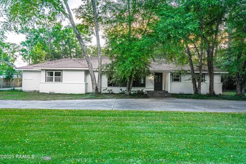 2862 S Union St, Opelousas, LA, 70570-5738 | Card Image