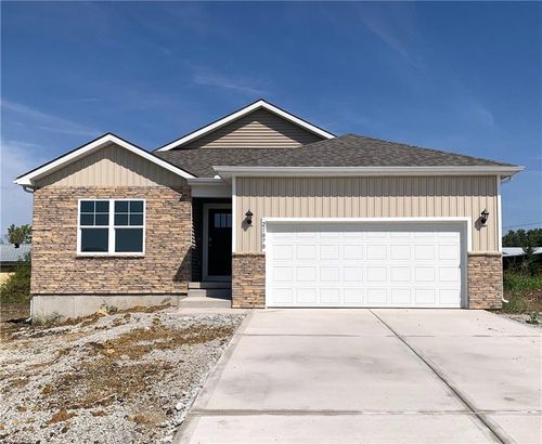 21070 W 217th St, Spring Hill, KS, 66083-2208 | Card Image