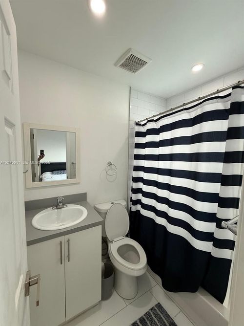 2-200 Ne 108th St, Miami Shores, FL, 33161-7015 | Card Image
