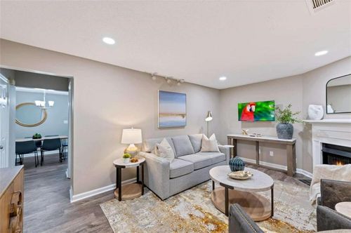 122 Bentley Pkwy, Woodstock, GA, 30188-5576 | Card Image