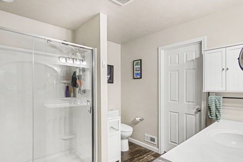 8-2006 Hillside Dr, Greenville, MI, 48838-3570 | Card Image