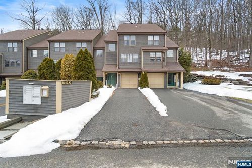 42 Lexington Ln, West Milford, NJ, 07480-4911 | Card Image