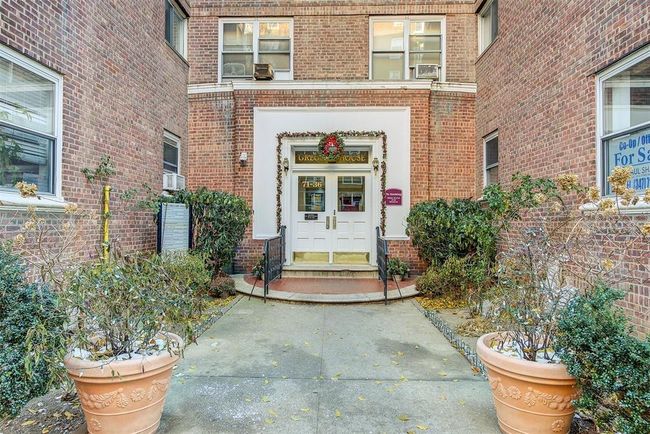 1L - 71 110th Street, Home with 2 bedrooms, 1 bathrooms and null parking in New York NY | Image 19