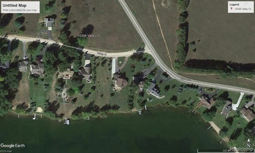 10356 Valley Ct, Stanwood, MI, 49346-9039 | Card Image