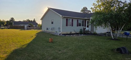 3978 Sandy Meadows Dr, Adrian, MI, 49221-8905 | Card Image