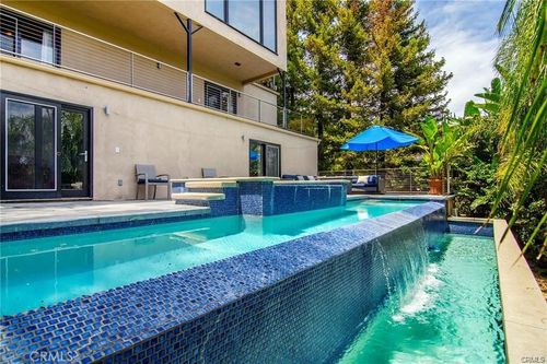 5084 Campo Rd, Woodland Hills, CA, 91364-4332 | Card Image