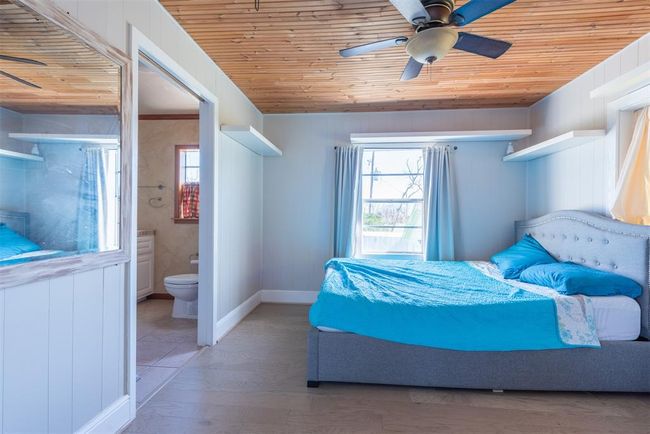 Primary retreat with private full bath! | Image 20