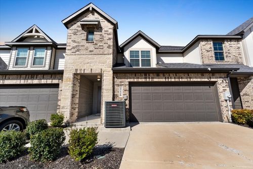 4226 Swinley Forest Dr, Arlington, TX, 76017-4745 | Card Image