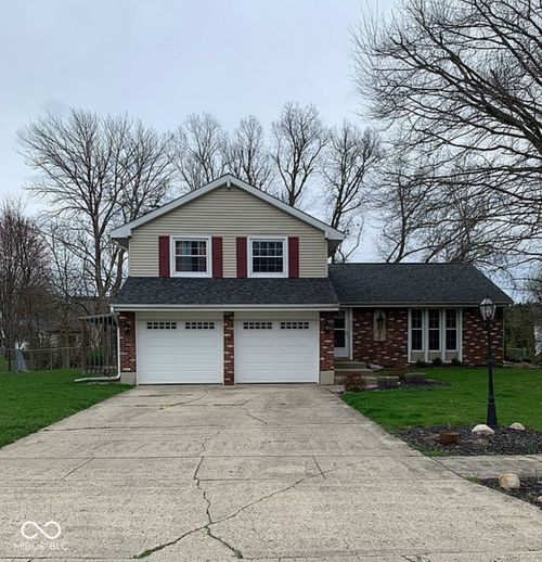 1527 Delbrook Dr, Richmond, IN, 47374-1615 | Card Image