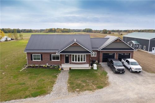 781 Church St, Fenwick, ON, L0S1C0 | Card Image