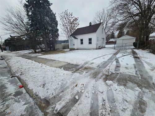 20737 Nummer St, Warren, MI, 48089-3416 | Card Image