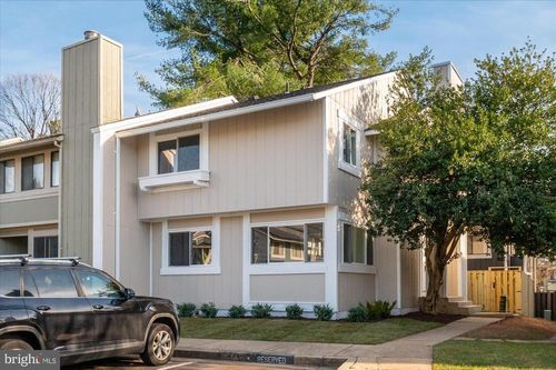 18473 Stone Hollow Dr, Germantown, MD, 20874-2130 | Card Image