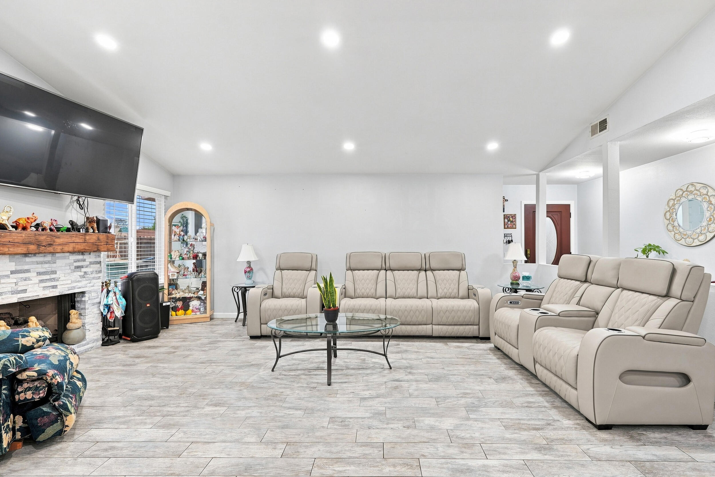 Residential in LOMPOC 5