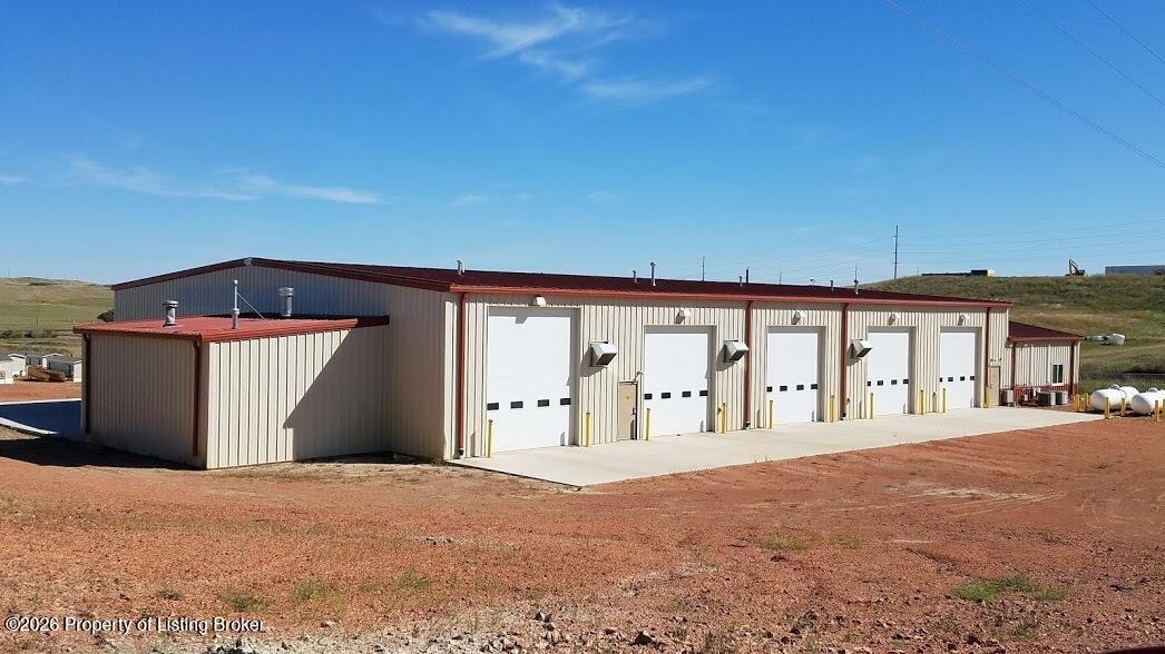 Commercial Lease in Watford City 5