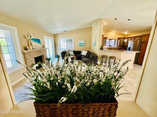 4329 Meadow Dr, Santa Maria, CA, 93455-4088 | Card Image