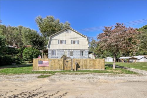 1751 Crawford Ave, Wellsville, OH, 43968-1132 | Card Image