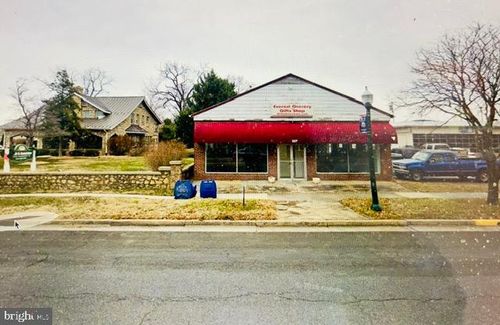 327 N Royal Ave, FRONT ROYAL, VA, 22630-2617 | Card Image