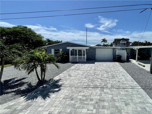 2351 Oleander St, SAINT JAMES CITY, FL, 33956-2032 | Card Image