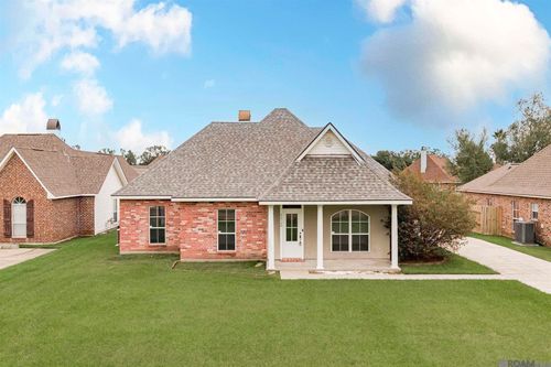 42168 Stone Ridge Ave, Prairieville, LA, 70769-6273 | Card Image