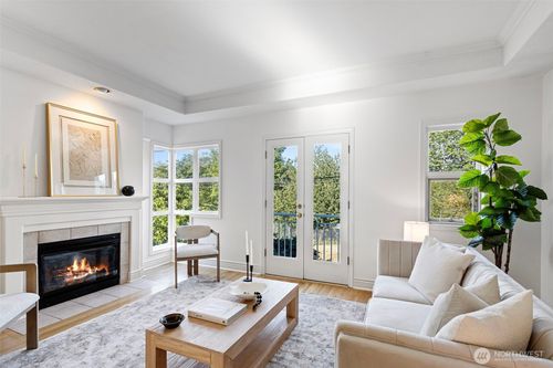 2301 W Crockett St, Seattle, WA, 98199-4109 | Card Image