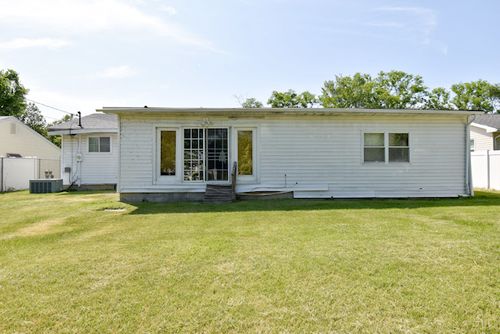 7717 Humbert Rd, Godfrey, IL, 62035-2704 | Card Image