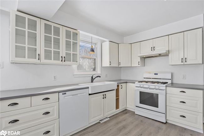 239 Warnica Rd, House other with 5 bedrooms, 2 bathrooms and 6 parking in Barrie ON | Image 9