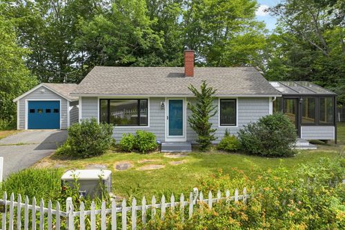 13 Chapel St, Freeport, ME, 04032-1403 | Card Image