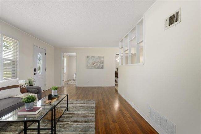 9616 Lake Lotawana Dr, House other with 3 bedrooms, 2 bathrooms and null parking in Lees Summit MO | Image 8