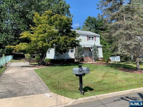 5 N 3rd St, Park Ridge, NJ, 07656-1668 | Card Image
