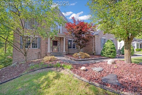 43443 Mclean Ct, Novi, MI, 48375-4017 | Card Image