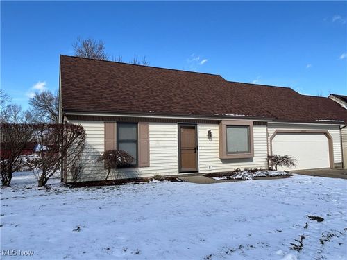 46082 New England Sq, New Waterford, OH, 44445-9609 | Card Image