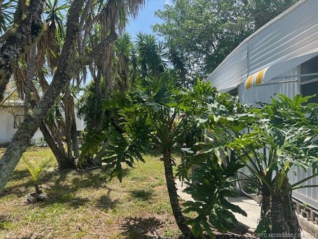 6118 N Joshua Ln, House other with 2 bedrooms, 2 bathrooms and 1 parking in Lantana FL | Image 34