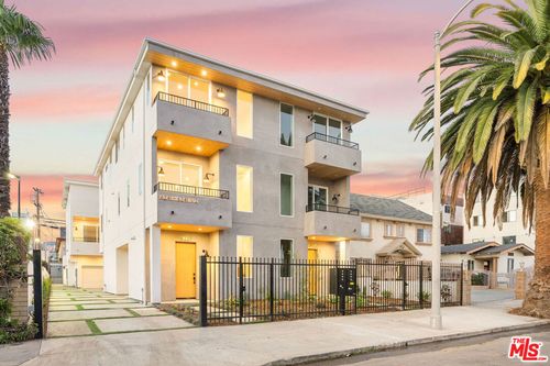 6239 Banner Ave, LOS ANGELES, CA, 90038-2801 | Card Image