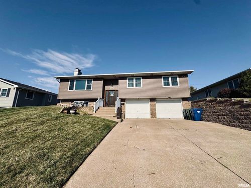 708 Tower Rd, Clinton, IA, 52732-1523 | Card Image