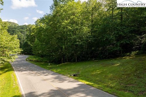 106 Firethorn Trail, Blowing Rock, NC, 28605 | Card Image