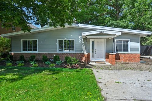 1420 Magnolia St, Glenview, IL, 60025-1430 | Card Image