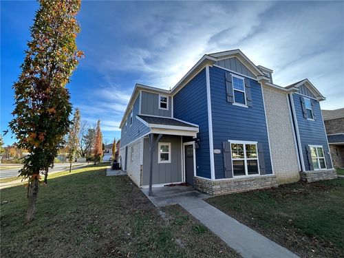 4073 W Santa Maria Ln, Fayetteville, AR, 72704-7153 | Card Image