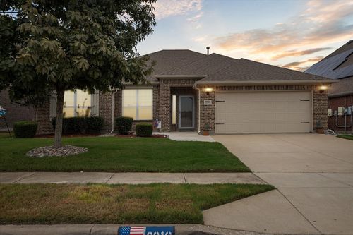 2016 Speckle Dr, Fort Worth, TX, 76131-4104 | Card Image