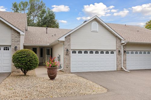 832 Wescott Sq, Eagan, MN, 55123-1234 | Card Image