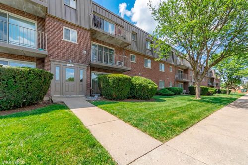 apt-2c-586 Fairway View Dr, Wheeling, IL, 60090-3837 | Card Image