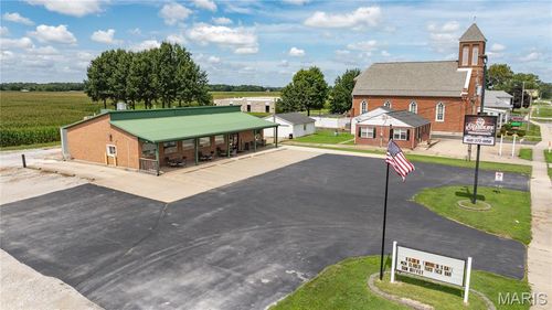 908 N Main Street, Brighton, IL, 62012 | Card Image