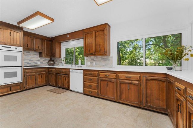 2551 S Waverly Ave, House other with 3 bedrooms, 2 bathrooms and null parking in Redding CA | Image 4