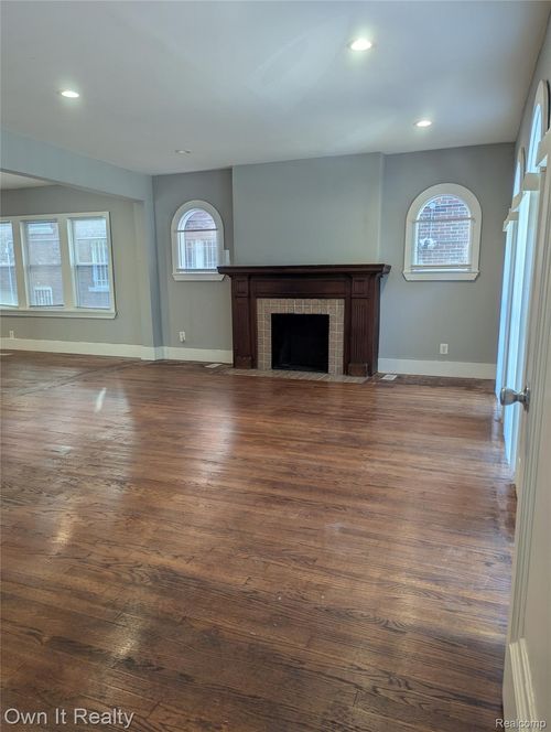 2991 Webb St, Detroit, MI, 48206-1449 | Card Image