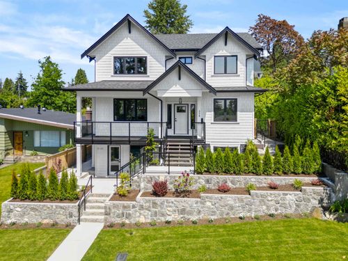 338 W 24th St, North Vancouver, BC, V7M2C6 | Card Image