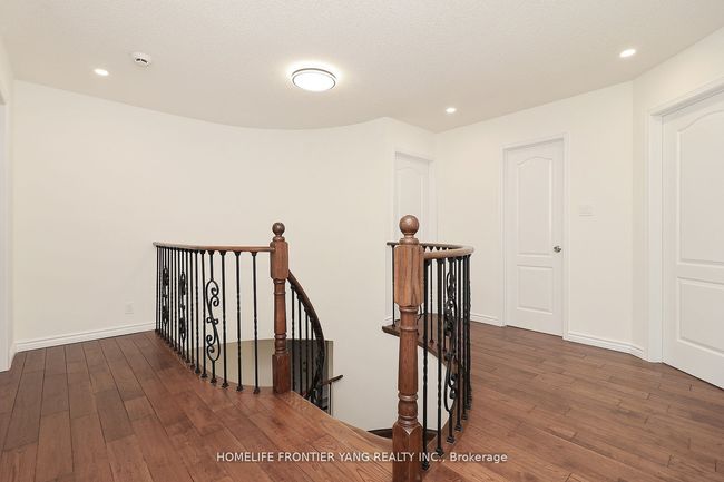 8 Wigston Crt, House other with 5 bedrooms, 3 bathrooms and 4 parking in Whitby ON | Image 24