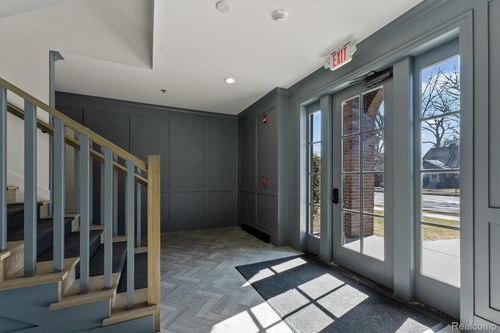 936 W 11 Mile Rd, Royal Oak, MI, 48067-2449 | Card Image