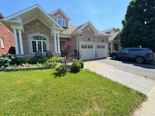 933 Red Deer Ave, Oshawa, ON, L1K0C4 | Card Image