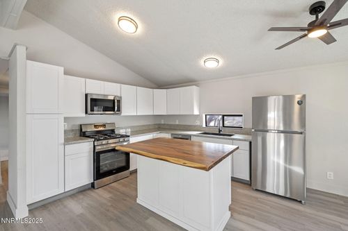 2720 Dahlia Way, Reno, NV, 89512-1655 | Card Image