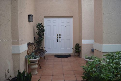 538 Slippery Rock Rd, Weston, FL, 33327-1216 | Card Image